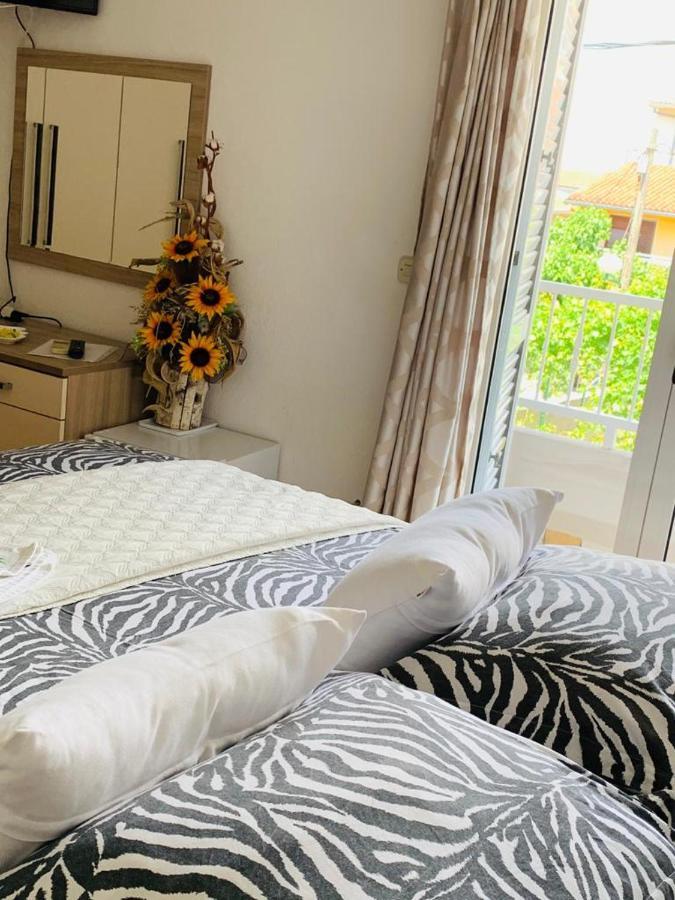 Apartment And Room Hoselito Makarska Buitenkant foto